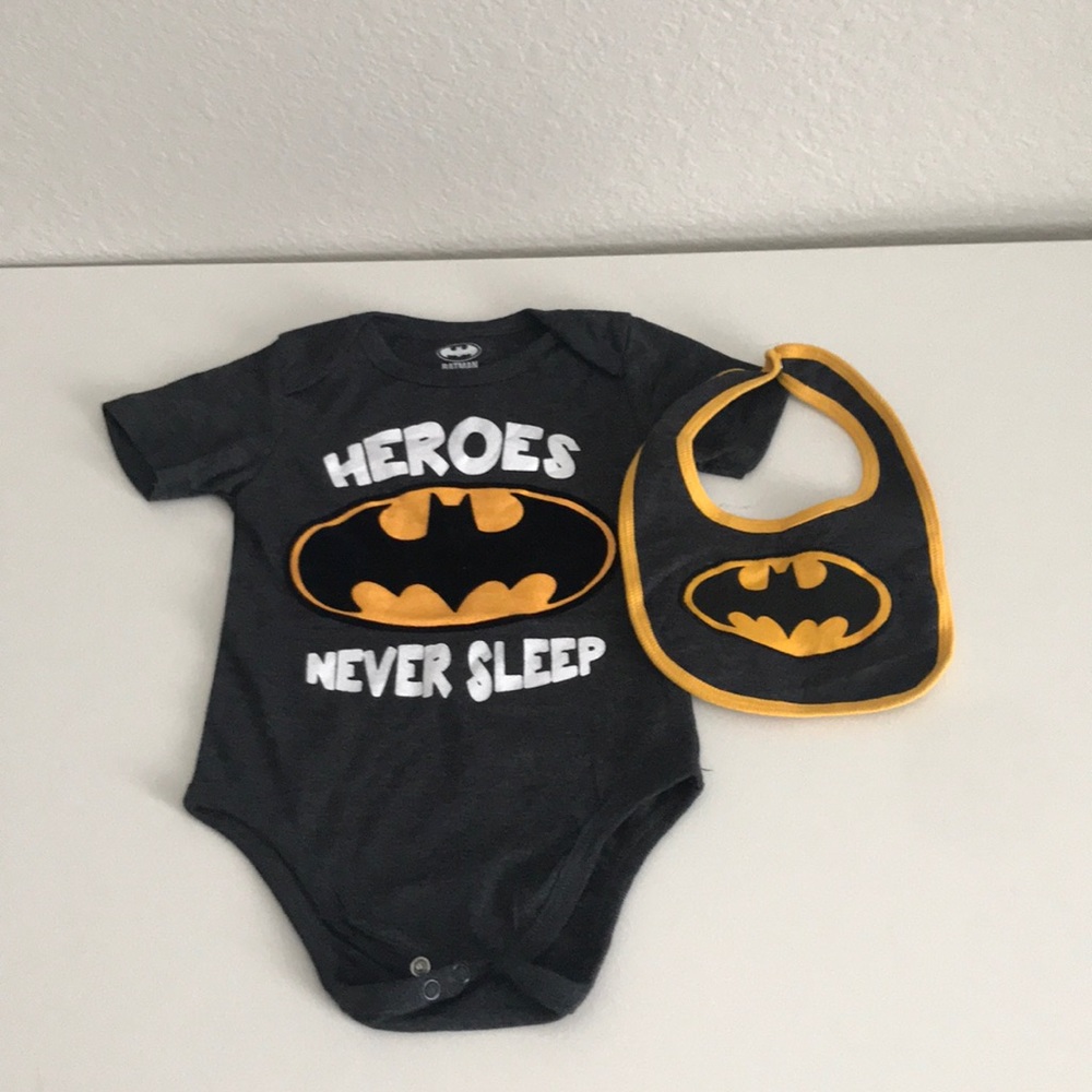 Baby boy Batman onesie and matching bib 12 months